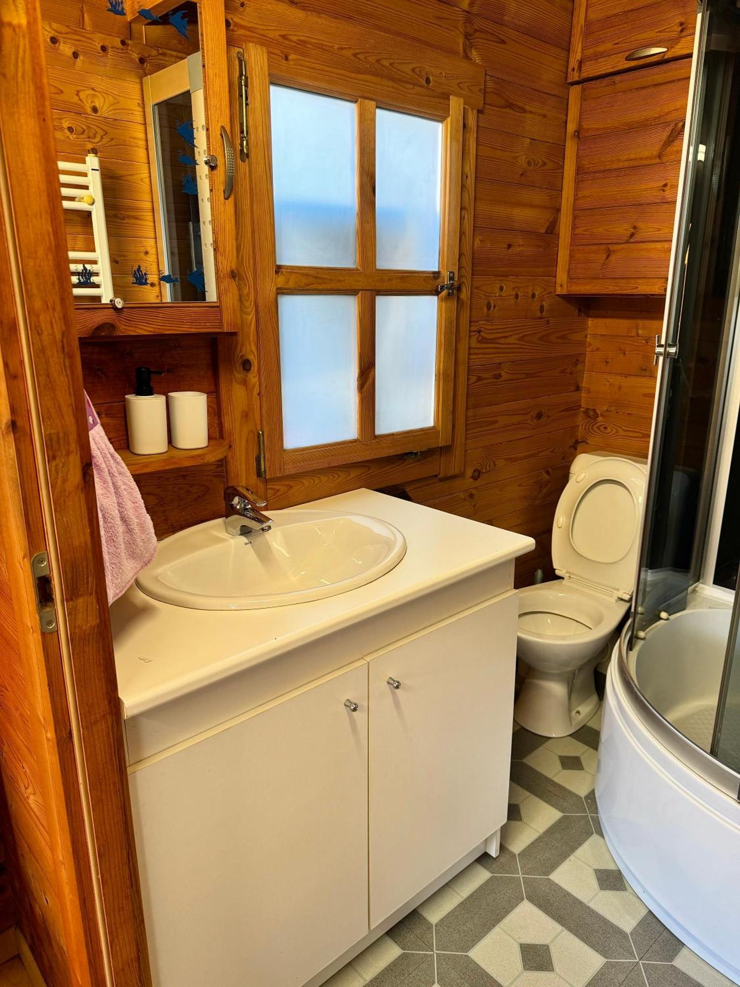 Cozy Paris Suburb! Chalet Bobigny